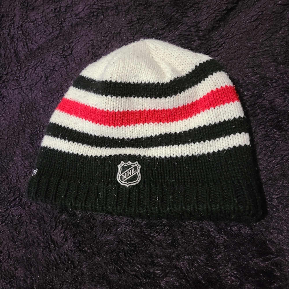 Reebok Chicago Blackhawks NHL fleece-lined  knit beanie - Picture 2 of 5